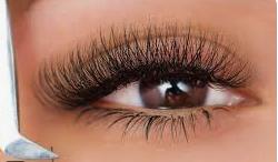 The pros and cons of eyelash extensions