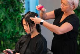 Common Hair Care Mistakes to Avoid When Visiting a Hairdresser