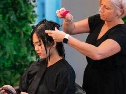 Common Hair Care Mistakes to Avoid When Visiting a Hairdresser
