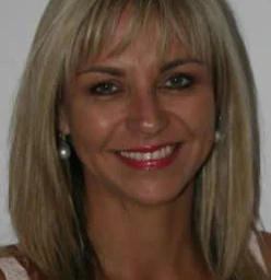 Heidi van der Merwe Table View 1