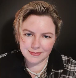 Dr Mariska Pienaar
